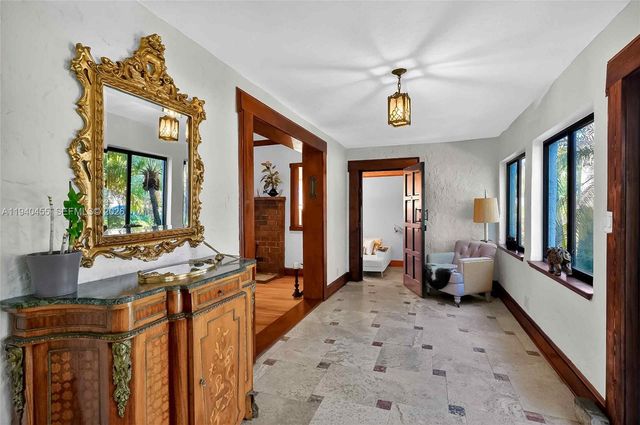 452 SW 21st Road, Miami, FL 33129