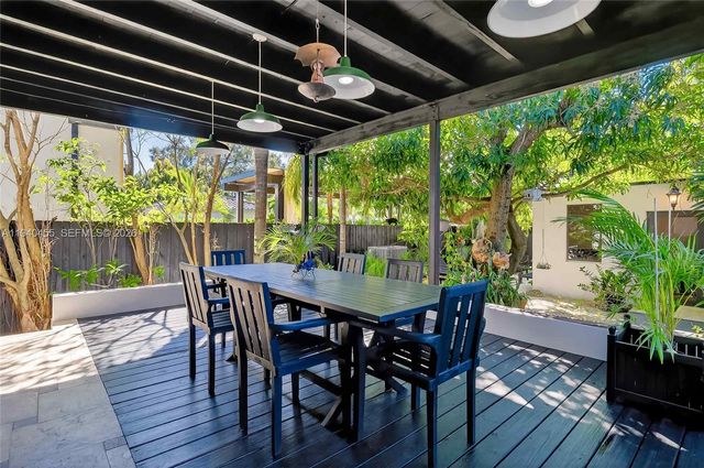 452 SW 21st Road, Miami, FL 33129