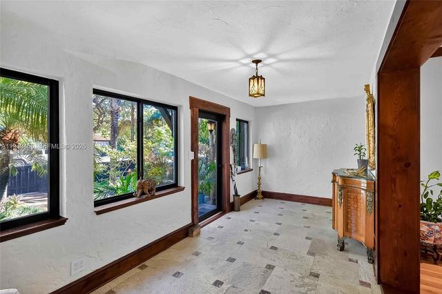 452 SW 21st Road, Miami, FL 33129