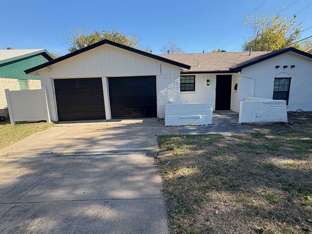 3005 Farrell Lane, Fort Worth, TX 76119