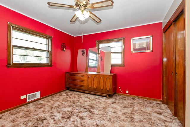 7837 W 82nd Place, Bridgeview, IL 60455