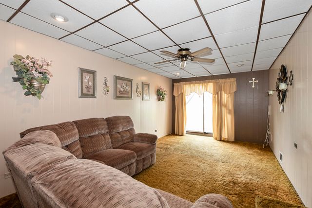 7837 W 82nd Place, Bridgeview, IL 60455