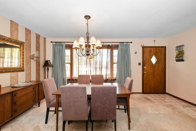 7837 W 82nd Place, Bridgeview, IL 60455