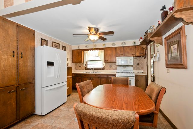 7837 W 82nd Place, Bridgeview, IL 60455