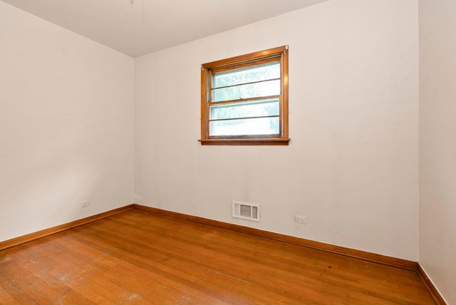 7837 W 82nd Place, Bridgeview, IL 60455