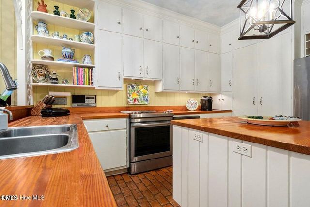 108 Candle Court, Rocky Mount, NC 27804