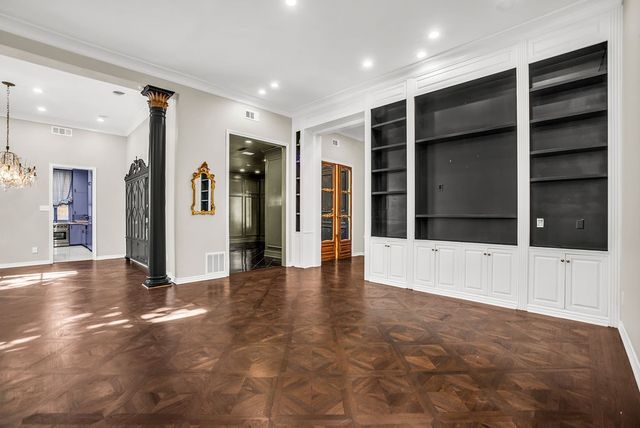 3802 S Versailles Avenue, Dallas, TX 75209