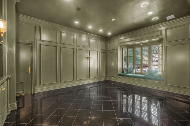 3802 S Versailles Avenue, Dallas, TX 75209