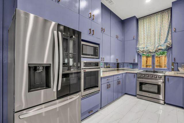 3802 S Versailles Avenue, Dallas, TX 75209