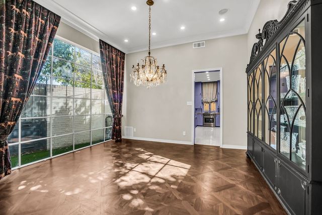 3802 S Versailles Avenue, Dallas, TX 75209