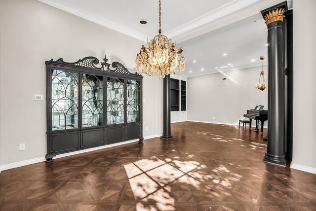 3802 S Versailles Avenue, Dallas, TX 75209