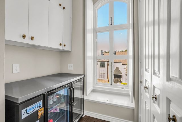 3802 S Versailles Avenue, Dallas, TX 75209