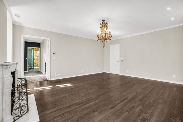 3802 S Versailles Avenue, Dallas, TX 75209