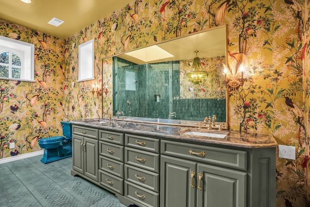 3802 S Versailles Avenue, Dallas, TX 75209