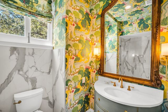 3802 S Versailles Avenue, Dallas, TX 75209