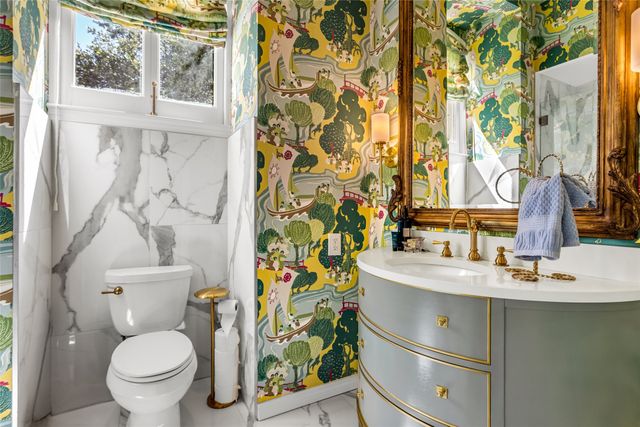 3802 S Versailles Avenue, Dallas, TX 75209