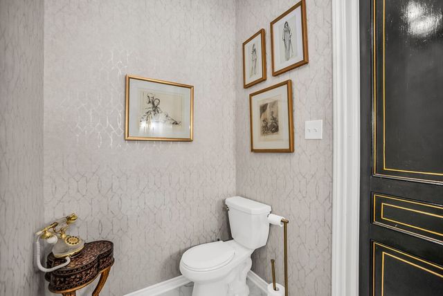 3802 S Versailles Avenue, Dallas, TX 75209