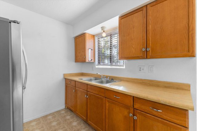 10804 Guadiana Place SW, Albuquerque, NM 87121