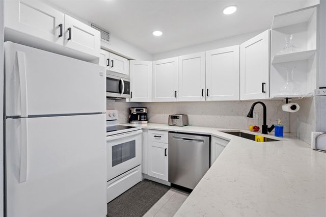 706 SE 2nd Avenue 335, Deerfield Beach, FL 33441