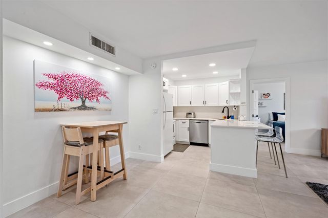 706 SE 2nd Avenue 335, Deerfield Beach, FL 33441