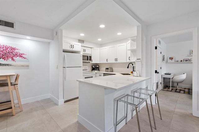 706 SE 2nd Avenue 335, Deerfield Beach, FL 33441