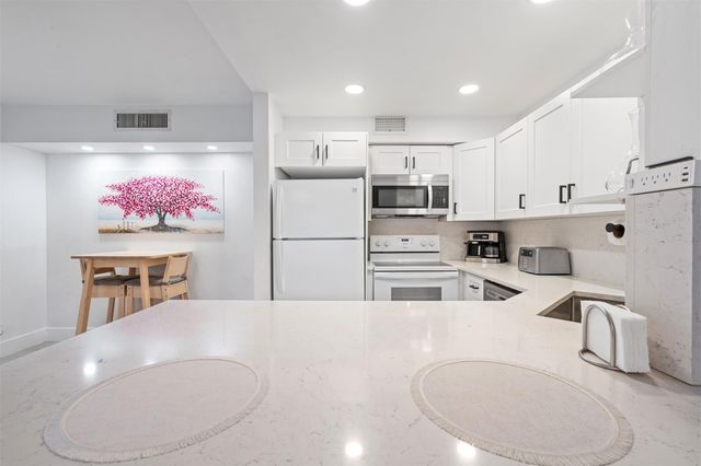 706 SE 2nd Avenue 335, Deerfield Beach, FL 33441