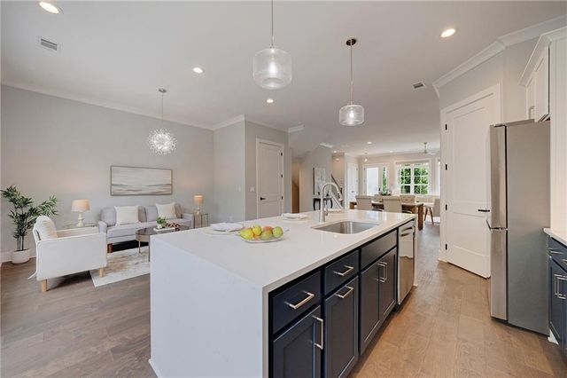 2075 Parkside Lane 8, Roswell, GA 30076