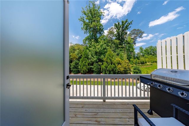 2075 Parkside Lane 8, Roswell, GA 30076