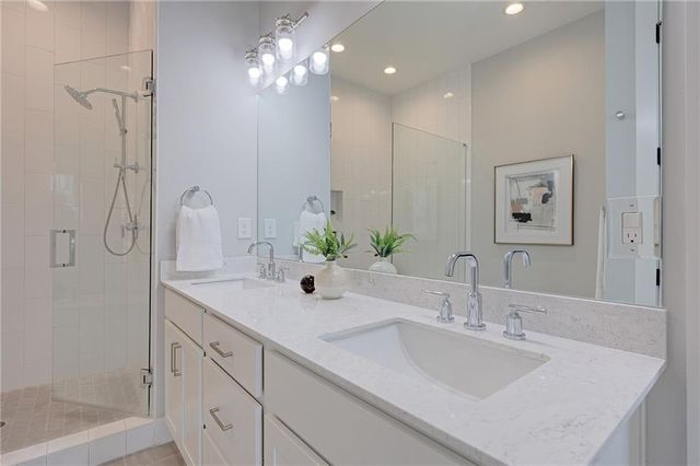 2075 Parkside Lane 8, Roswell, GA 30076