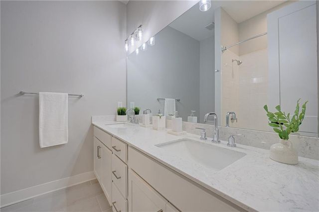 2075 Parkside Lane 8, Roswell, GA 30076