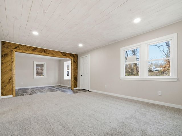 210 N Britain Avenue, Mountain Grove, MO 65711