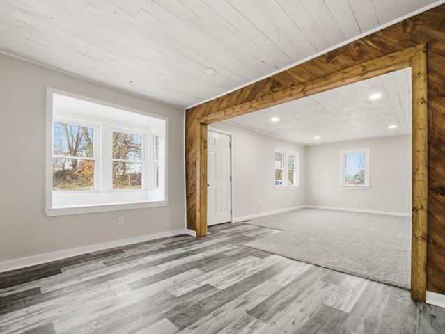 210 N Britain Avenue, Mountain Grove, MO 65711