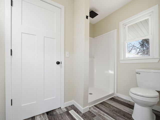 210 N Britain Avenue, Mountain Grove, MO 65711