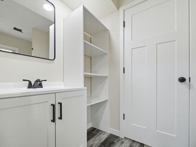 210 N Britain Avenue, Mountain Grove, MO 65711