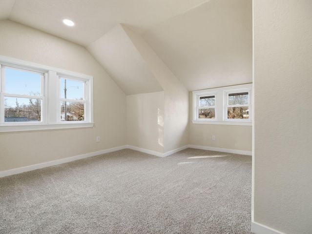 210 N Britain Avenue, Mountain Grove, MO 65711