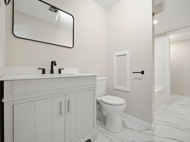 210 N Britain Avenue, Mountain Grove, MO 65711