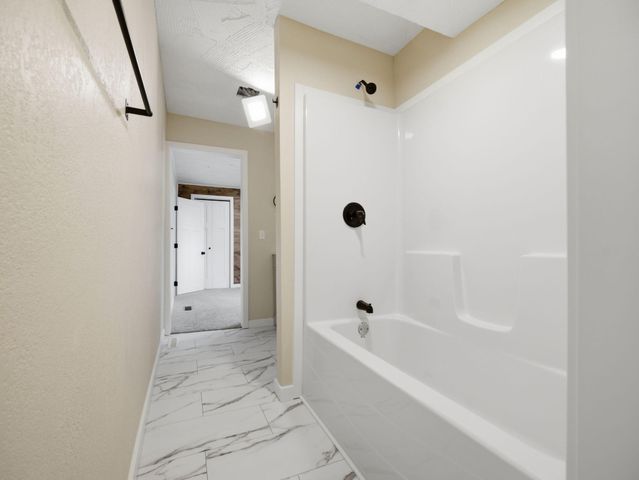 210 N Britain Avenue, Mountain Grove, MO 65711