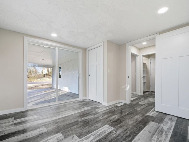 210 N Britain Avenue, Mountain Grove, MO 65711