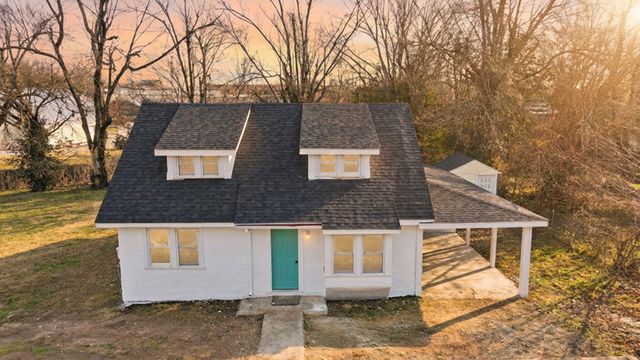210 N Britain Avenue, Mountain Grove, MO 65711