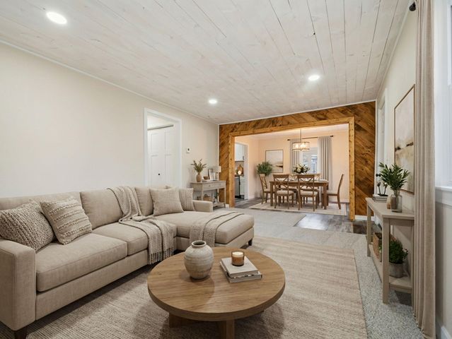 210 N Britain Avenue, Mountain Grove, MO 65711