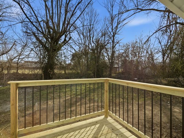 210 N Britain Avenue, Mountain Grove, MO 65711