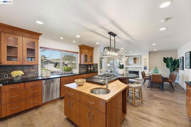 5494 Sharon Ln, San Jose, CA 95124