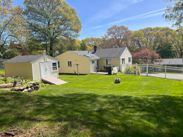10 Juniper, Ipswich, MA 01938