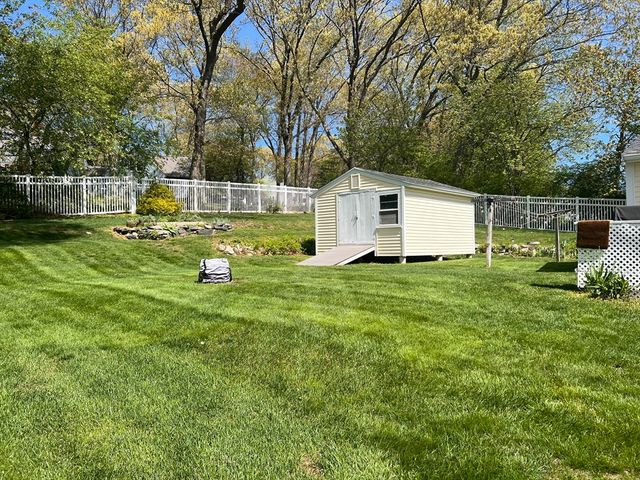10 Juniper, Ipswich, MA 01938