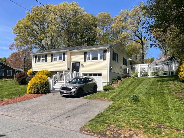 10 Juniper, Ipswich, MA 01938