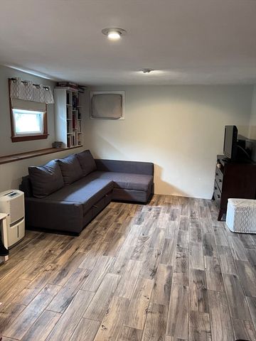 10 Juniper, Ipswich, MA 01938