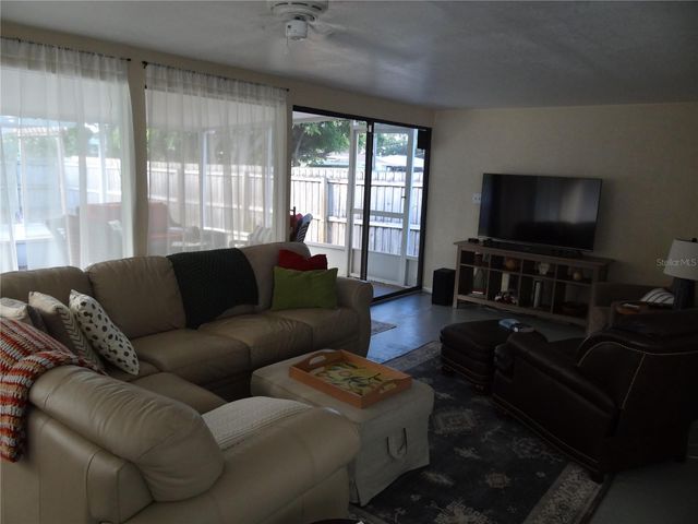 3000 28TH AVENUE N, St Petersburg, FL 33713