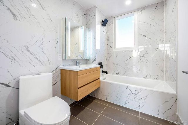 150-02 Northern Blvd 6A, Flushing, NY 11354