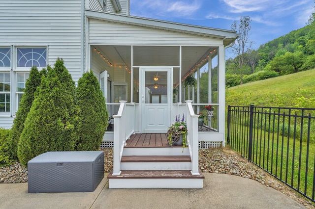 600 Minard Run Road, Bradford Town, PA 16701