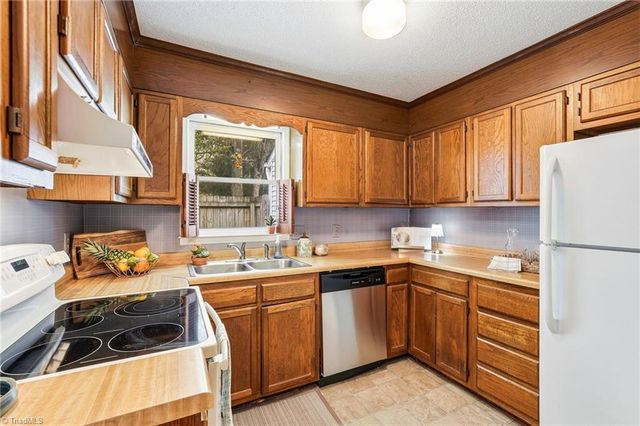 405 Herndon Drive, Winston-salem, NC 27104